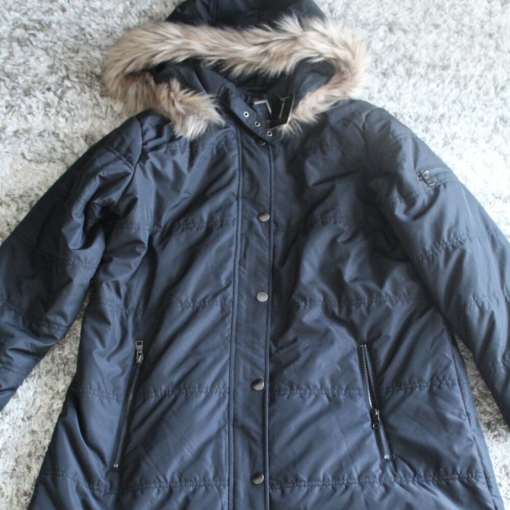 Ashley Stewart Women's Size 14/16 Black Puffer Jacket Faux Fur Trim Hat NWT